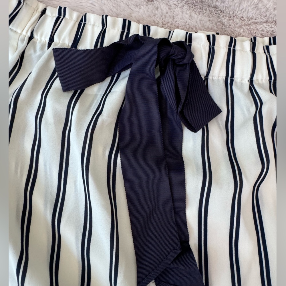 J. Crew Mercantile Off-The-Shoulder Bow Blouse SZ M Striped Navy & Cream - Picture 7 of 15